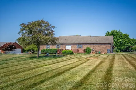 151 Meadow Oaks Drive Statesville NC 28625