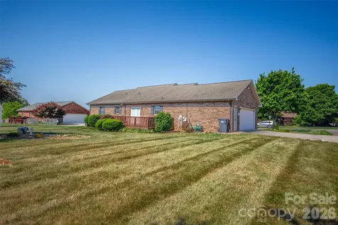 151 Meadow Oaks Drive Statesville NC 28625