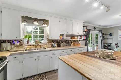 170 Scotts Creek Road Statesville NC 28625