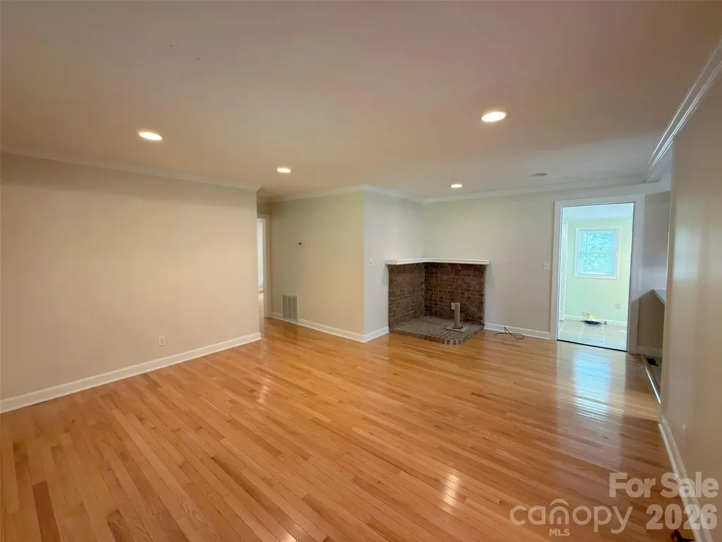 22 Mcminn Road Hendersonville NC 28792
