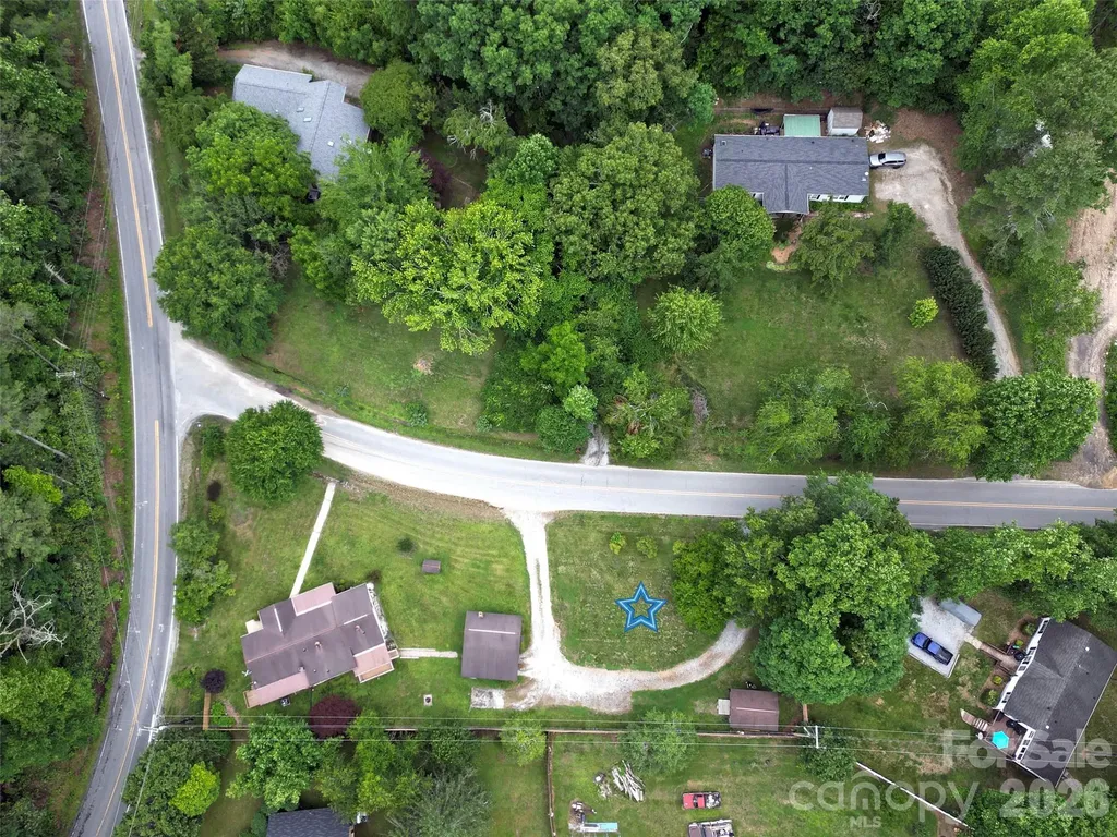 22 Mcminn Road Hendersonville NC 28792