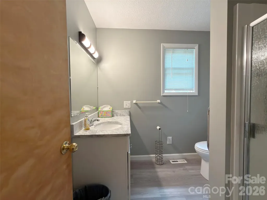 22 Mcminn Road Hendersonville NC 28792