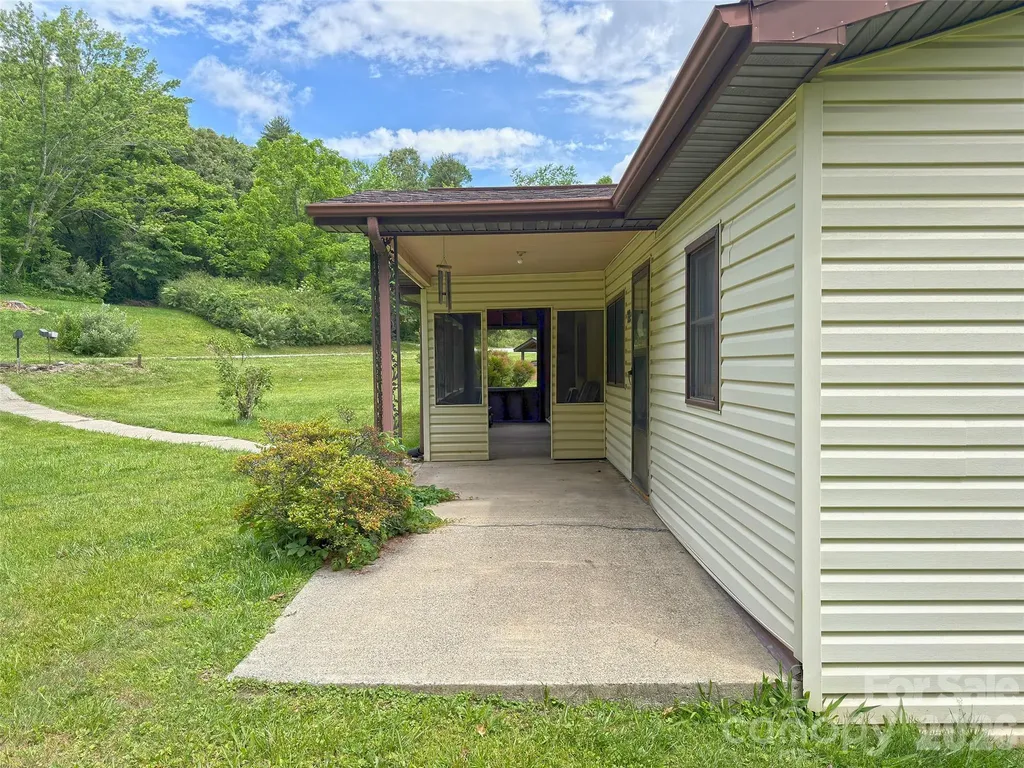 22 Mcminn Road Hendersonville NC 28792