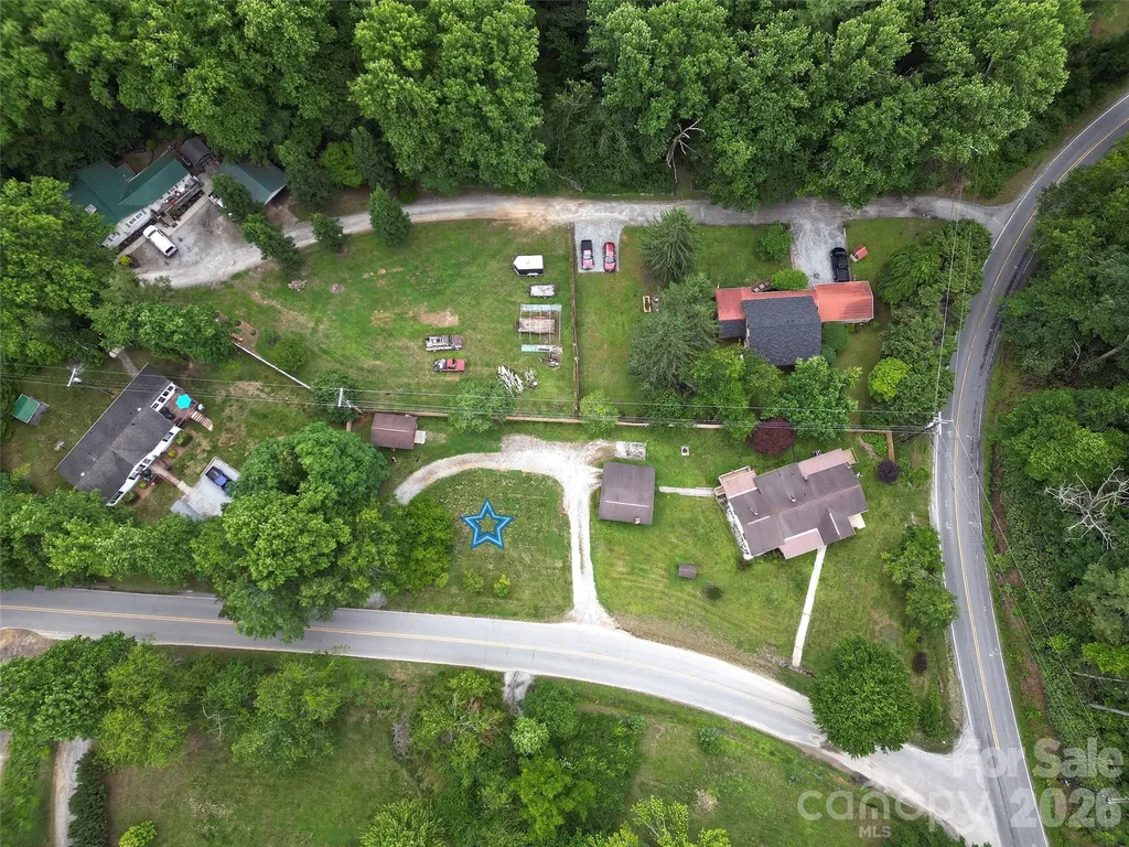 22 Mcminn Road Hendersonville NC 28792
