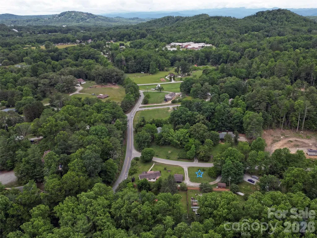 22 Mcminn Road Hendersonville NC 28792