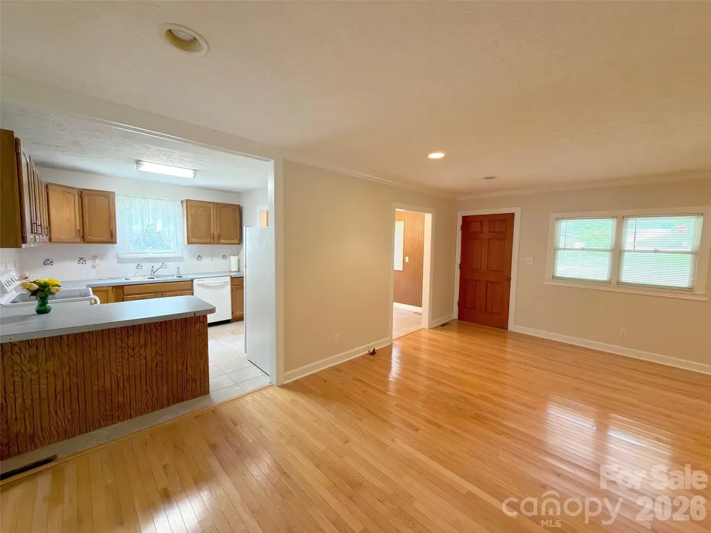 22 Mcminn Road Hendersonville NC 28792
