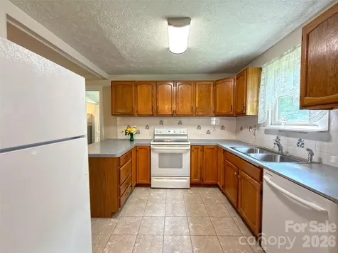 22 Mcminn Road Hendersonville NC 28792