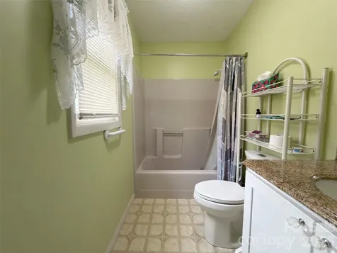 22 Mcminn Road Hendersonville NC 28792
