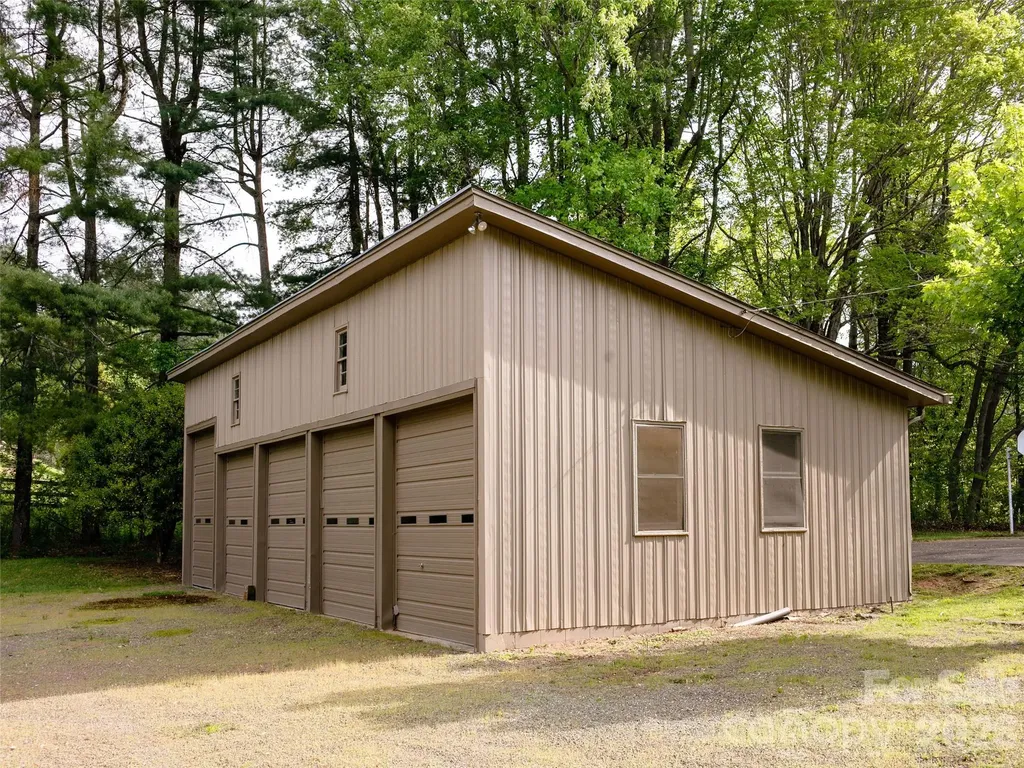 110 Crest View Road Burnsville NC 28714
