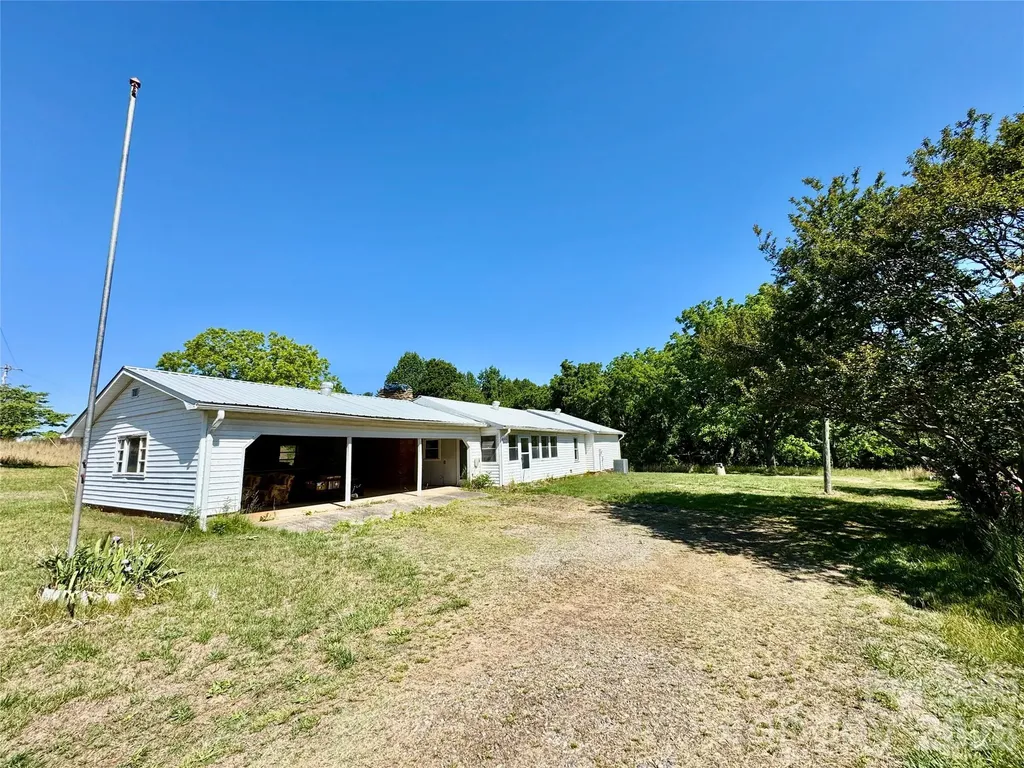 5028 Kurstie Lane Boonville NC 27011