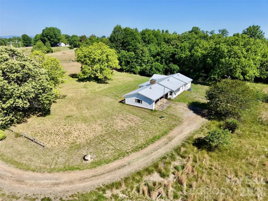 5028 Kurstie Lane Boonville NC 27011