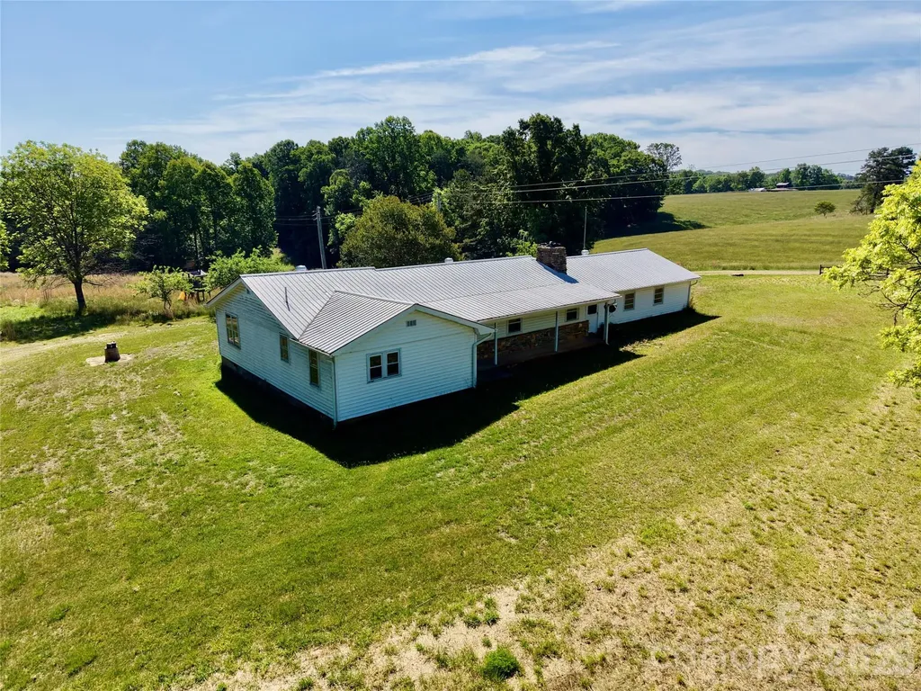 5028 Kurstie Lane Boonville NC 27011