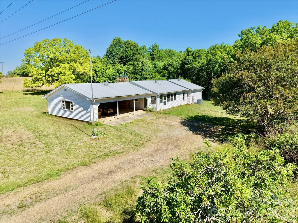 5028 Kurstie Lane Boonville NC 27011