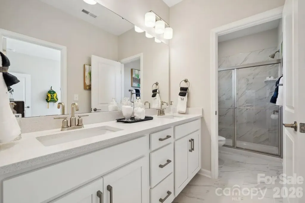 18246 Torchbearer Lane Charlotte NC 28278
