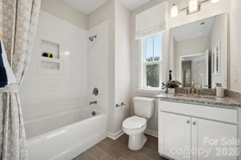 18246 Torchbearer Lane Charlotte NC 28278