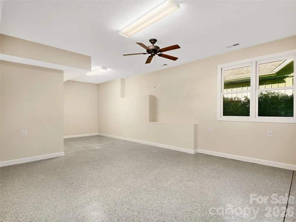 54 Deep Valley Lane Hendersonville NC 28791