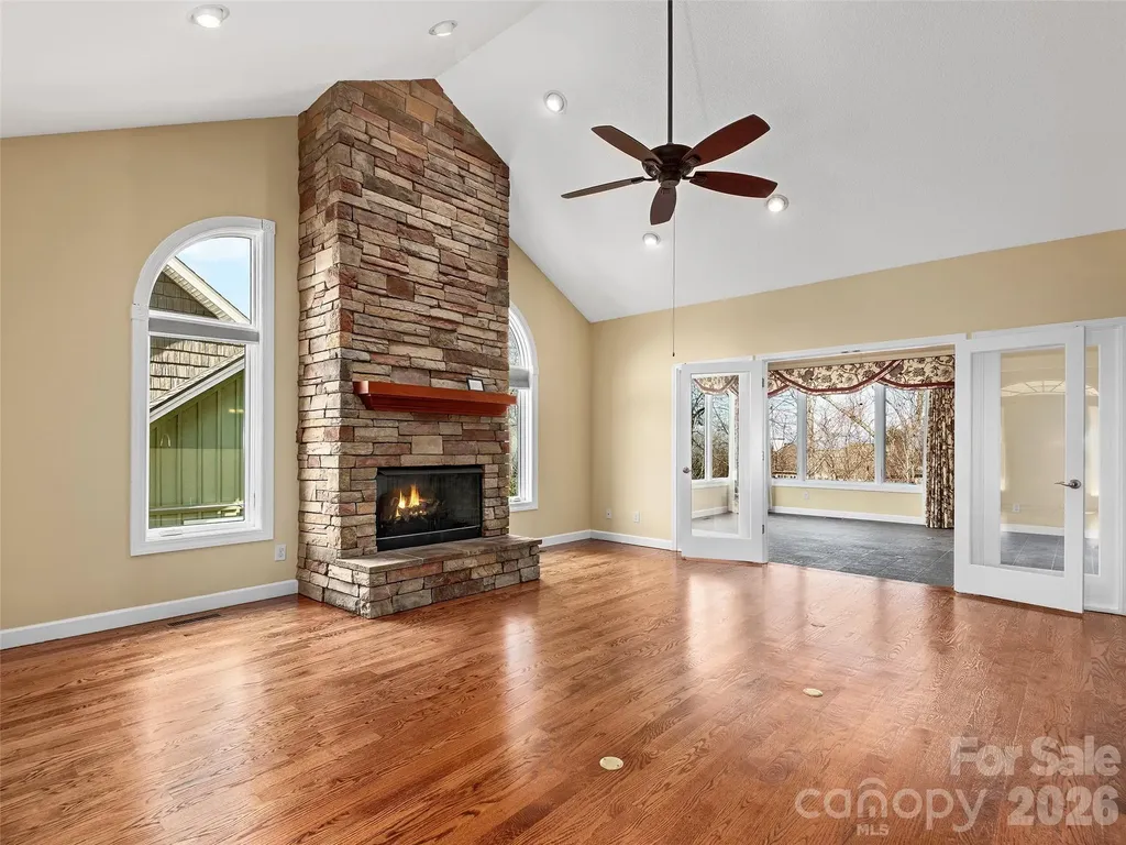 54 Deep Valley Lane Hendersonville NC 28791