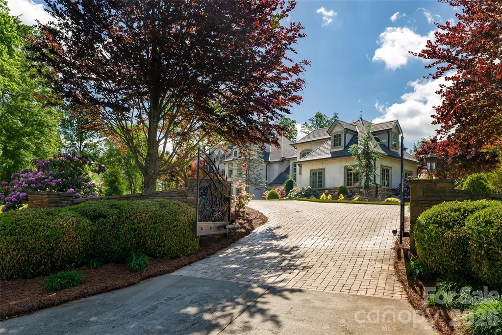 316 S Braeside Court Asheville NC 28803