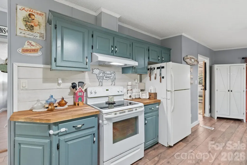 122 Fallswood Court Hendersonville NC 28739