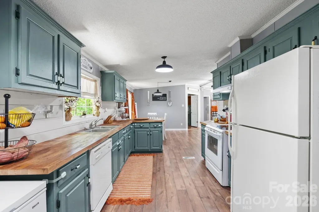 122 Fallswood Court Hendersonville NC 28739