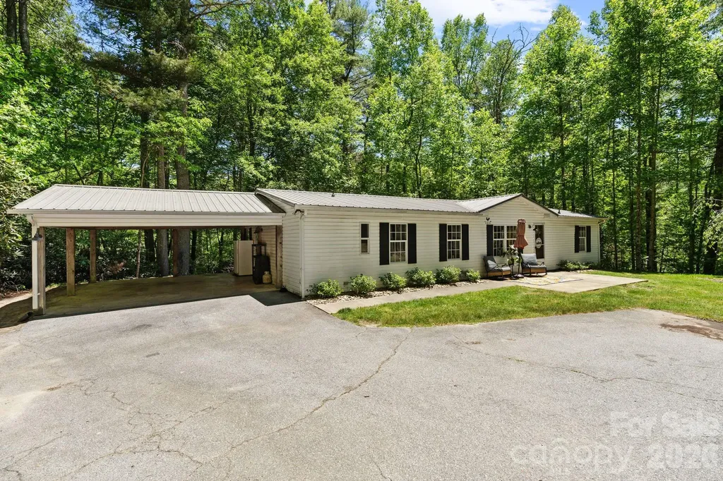 122 Fallswood Court Hendersonville NC 28739