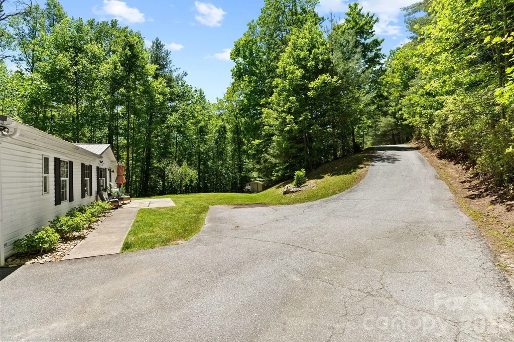 122 Fallswood Court Hendersonville NC 28739