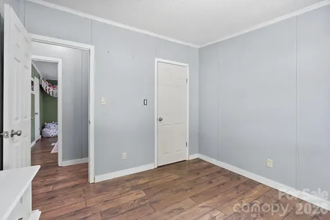 122 Fallswood Court Hendersonville NC 28739
