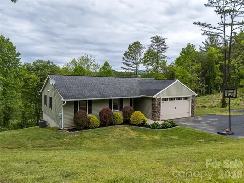 9 Squirrel Ridge Drive Weaverville NC 28787