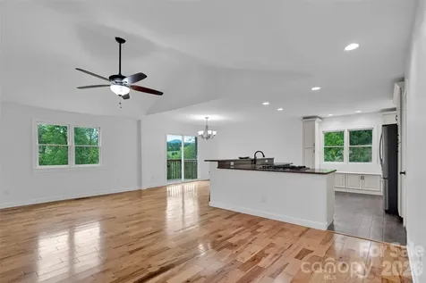 9 Squirrel Ridge Drive Weaverville NC 28787