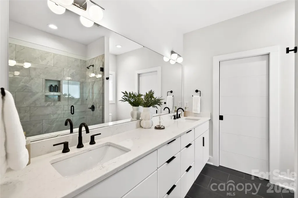 5044 Double Lakes Drive Charlotte NC 28212