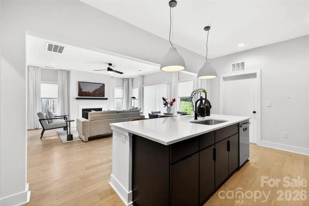 5044 Double Lakes Drive Charlotte NC 28212