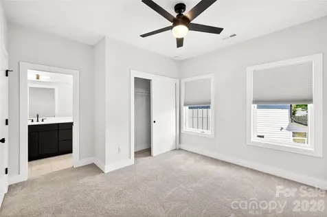 5044 Double Lakes Drive Charlotte NC 28212