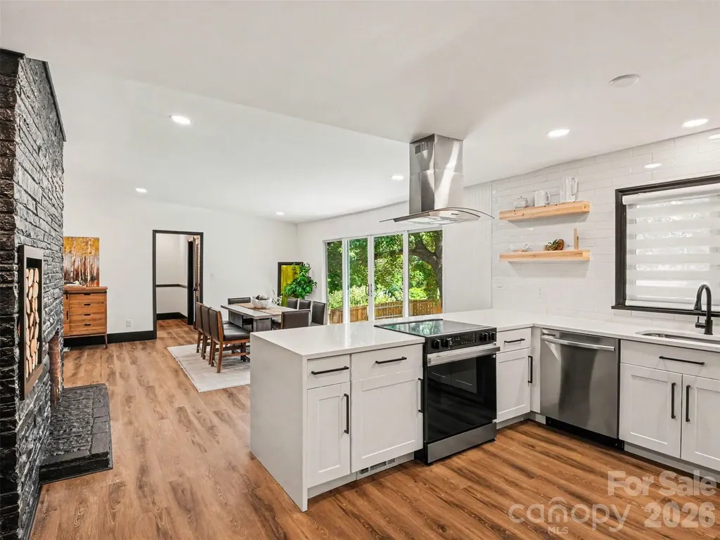 1831 Elizabeth Oaks Avenue Charlotte NC 28216