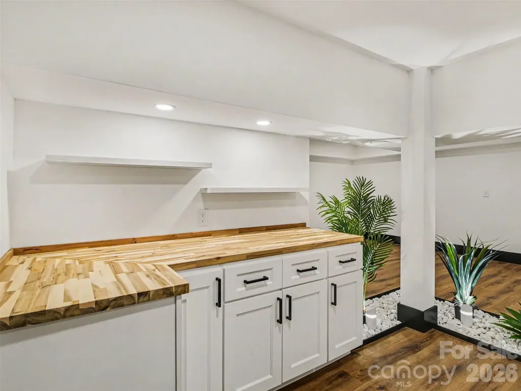 1831 Elizabeth Oaks Avenue Charlotte NC 28216