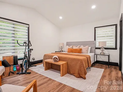 1831 Elizabeth Oaks Avenue Charlotte NC 28216