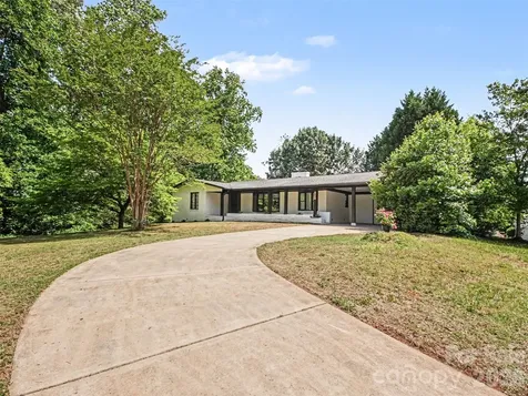 1831 Elizabeth Oaks Avenue Charlotte NC 28216