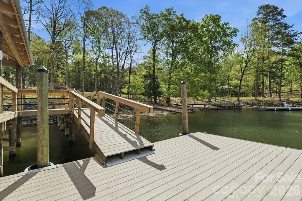 18214 Torchbearer Lane Charlotte NC 28278
