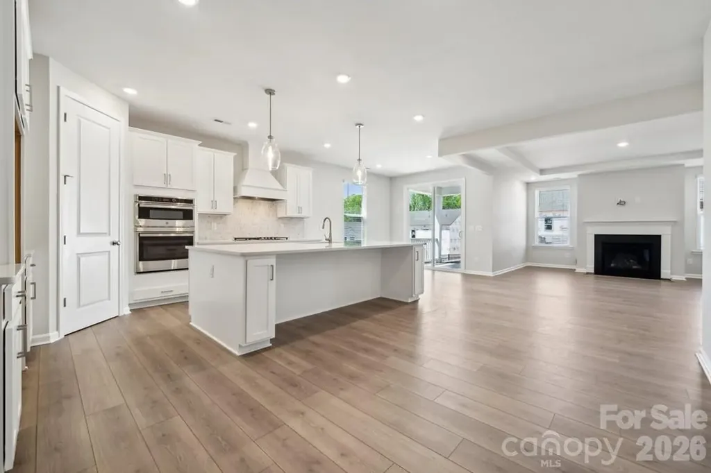18214 Torchbearer Lane Charlotte NC 28278