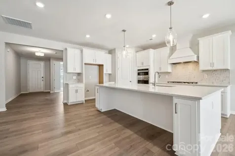 18214 Torchbearer Lane Charlotte NC 28278