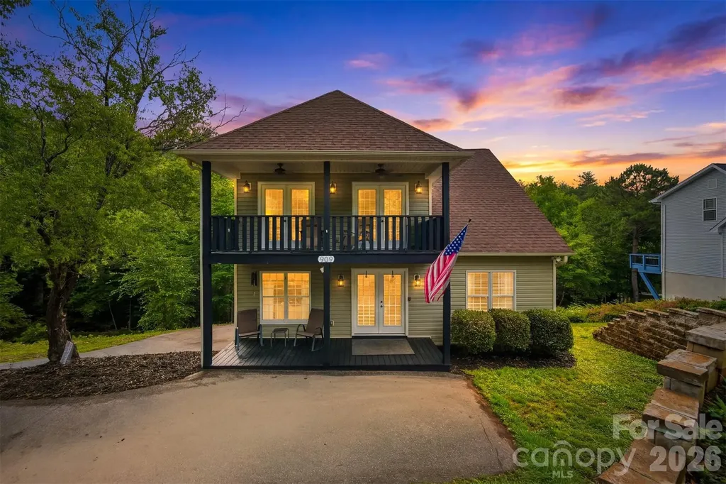 909 36th Avenue NW Hickory NC 28601