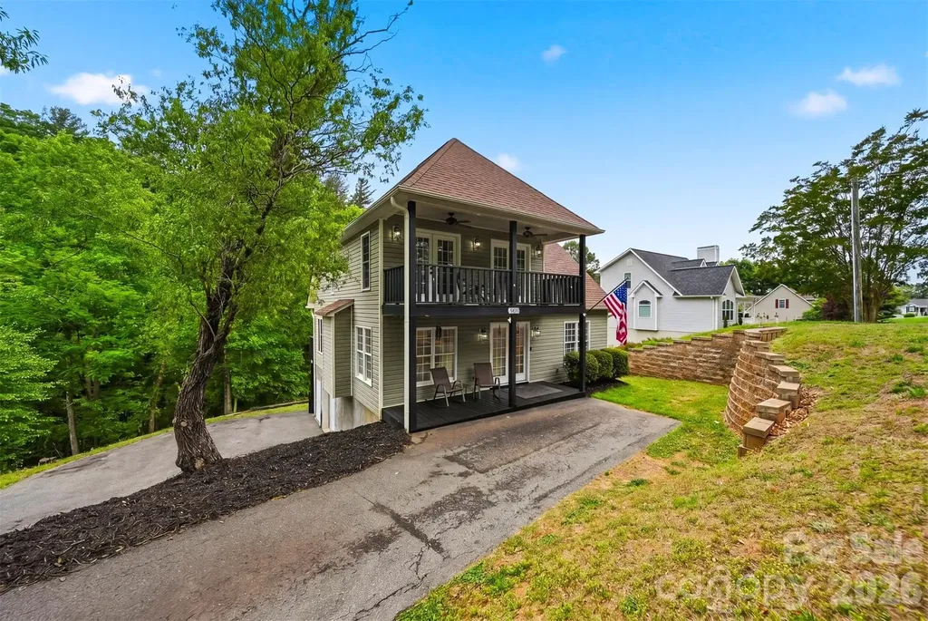 909 36th Avenue NW Hickory NC 28601