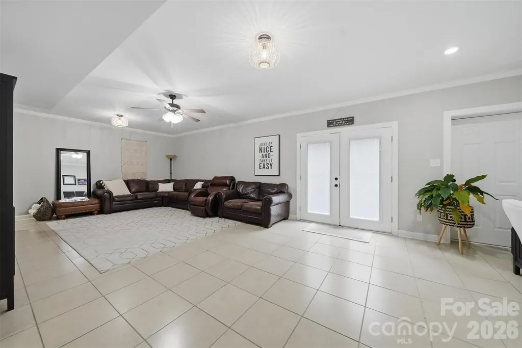909 36th Avenue NW Hickory NC 28601