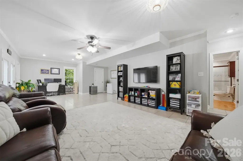 909 36th Avenue NW Hickory NC 28601