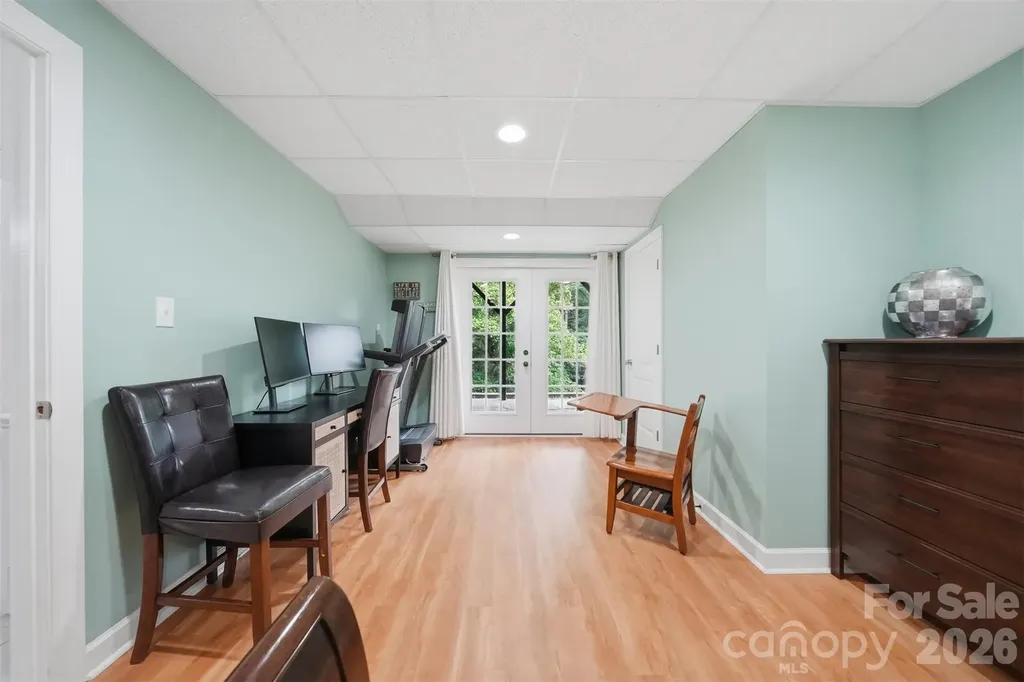 909 36th Avenue NW Hickory NC 28601
