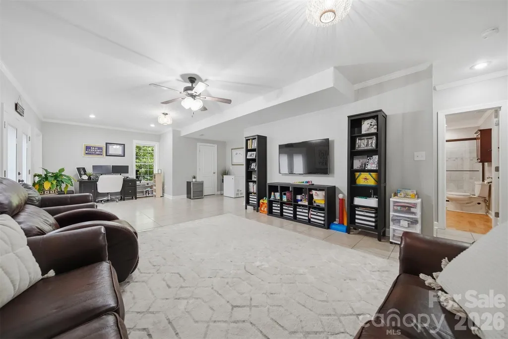 909 36th Avenue NW Hickory NC 28601