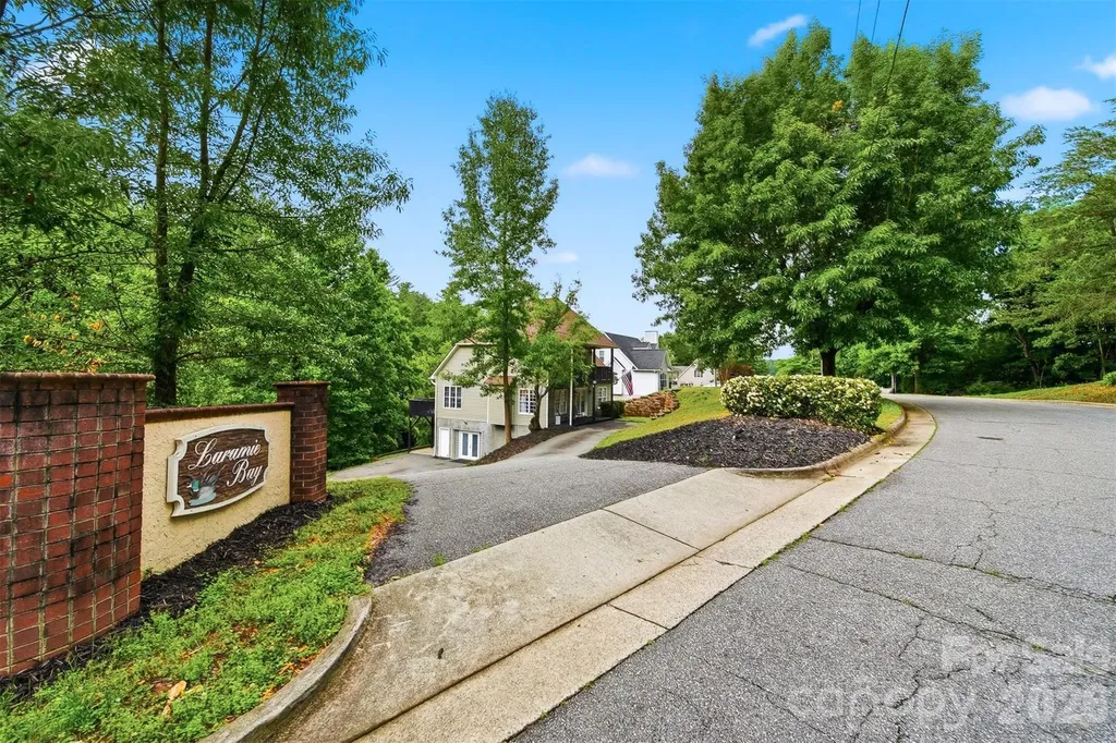 909 36th Avenue NW Hickory NC 28601