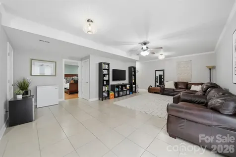 909 36th Avenue NW Hickory NC 28601