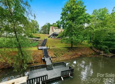 909 36th Avenue NW Hickory NC 28601