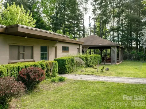 110 Crest View Road Burnsville NC 28714