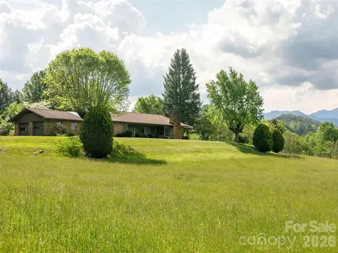 110 Crest View Road Burnsville NC 28714